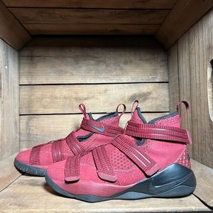 Nike LeBron Zoom Soldier 11 Sneakers Burgundy Size 6Y